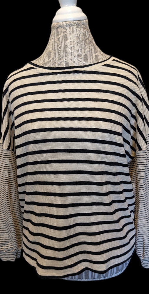 Hayden Los Angeles Sz M Black Creme Stripe Long Sleeved Crop Textured Cute!